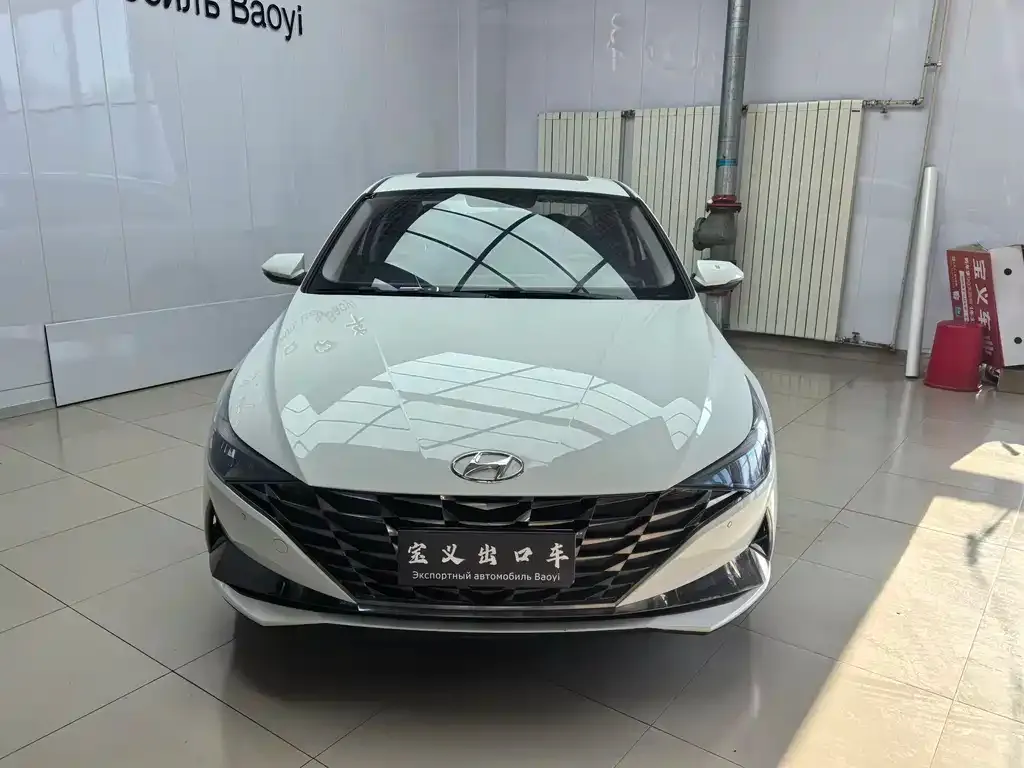Hyundai Elantra — фото 3