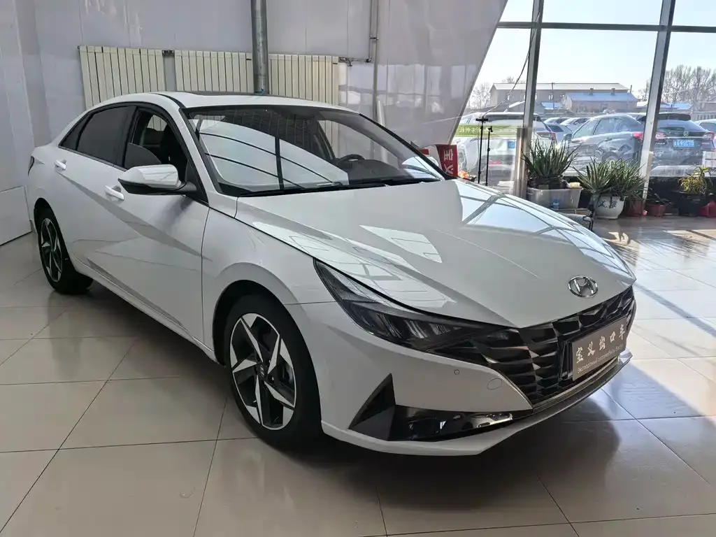 Hyundai Elantra — фото 6