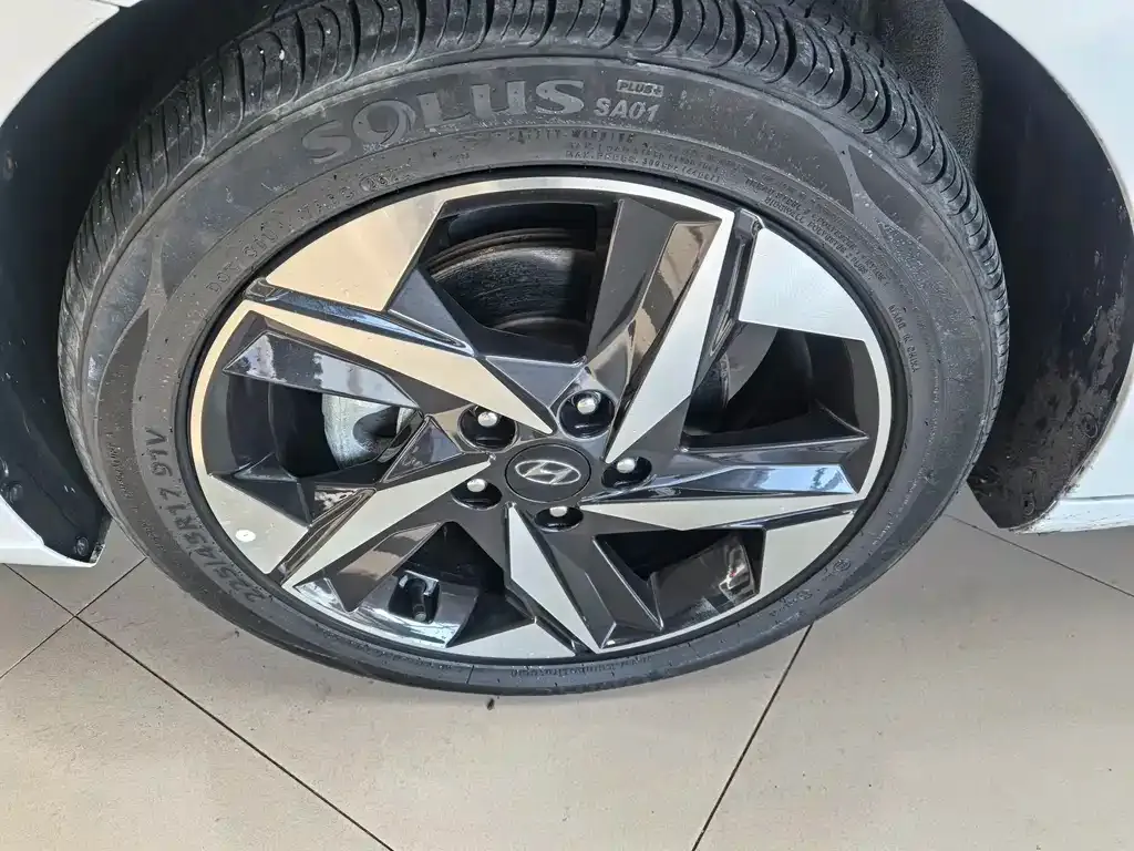 Hyundai Elantra — фото 5