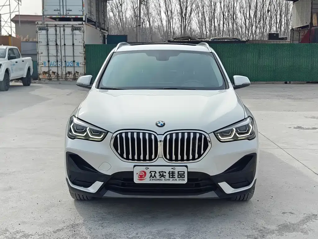 BMW X1 — фото 9