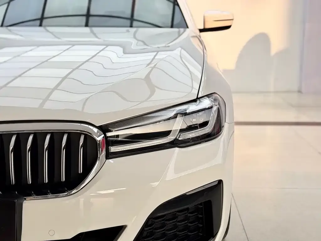 BMW 5 Series (Import) — фото 2
