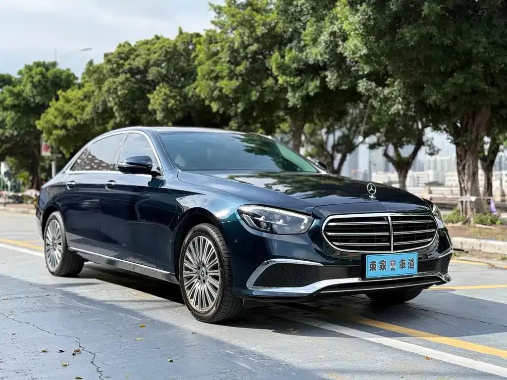 Mercedes-Benz E-Class — фото 4