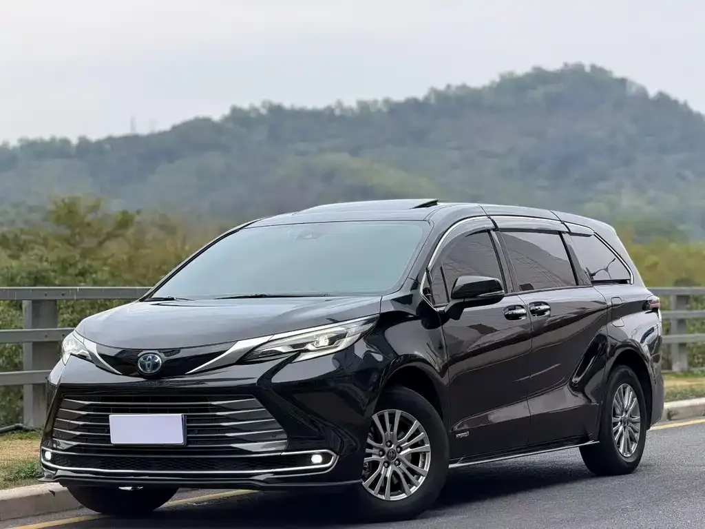 Toyota Sienna 2022 из CN, фото 1