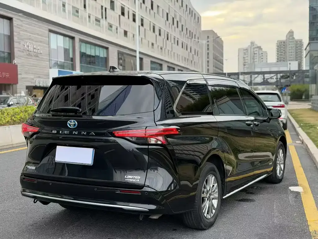 Toyota Sienna 2022 из CN, фото 8