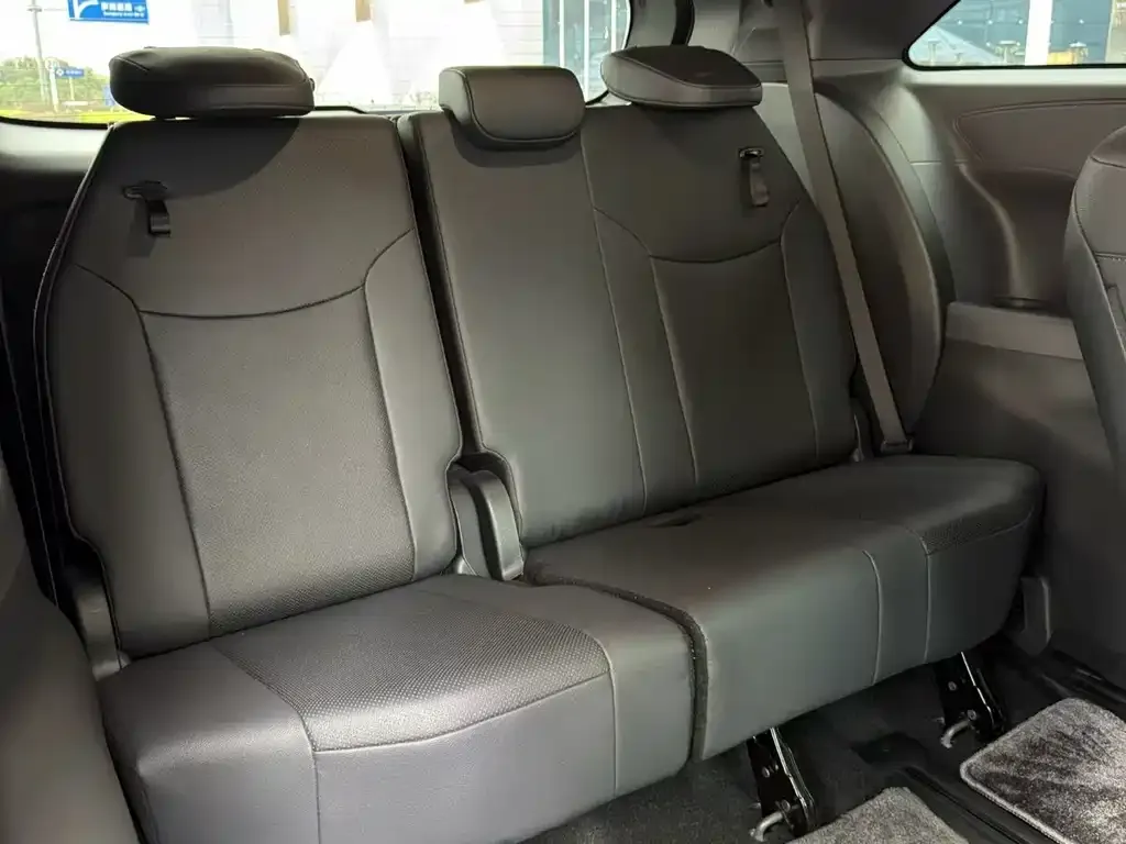 Toyota Sienna 2022 из CN, фото 4