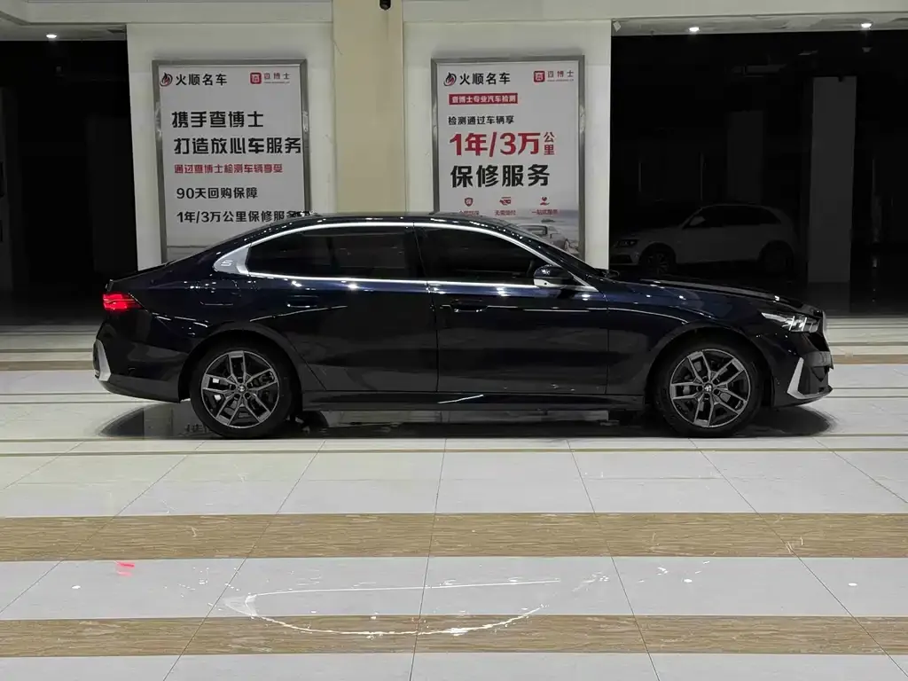BMW 5 Series 2024 из CN, фото 6