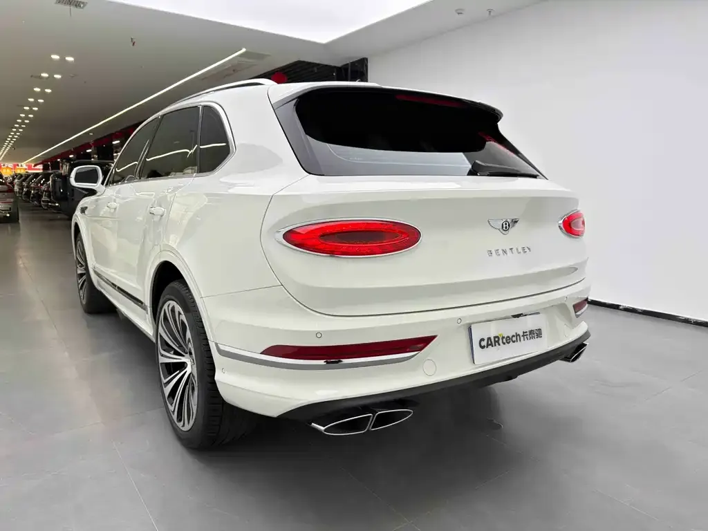 Bentley Bentayga 2021 из CN, фото 4