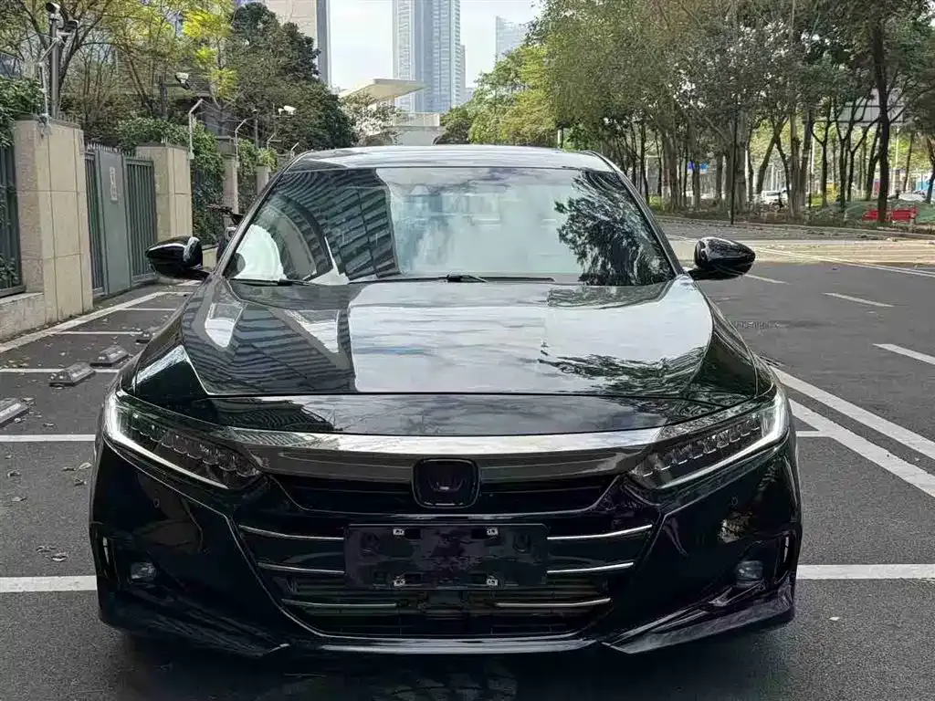 Honda Accord — фото 1