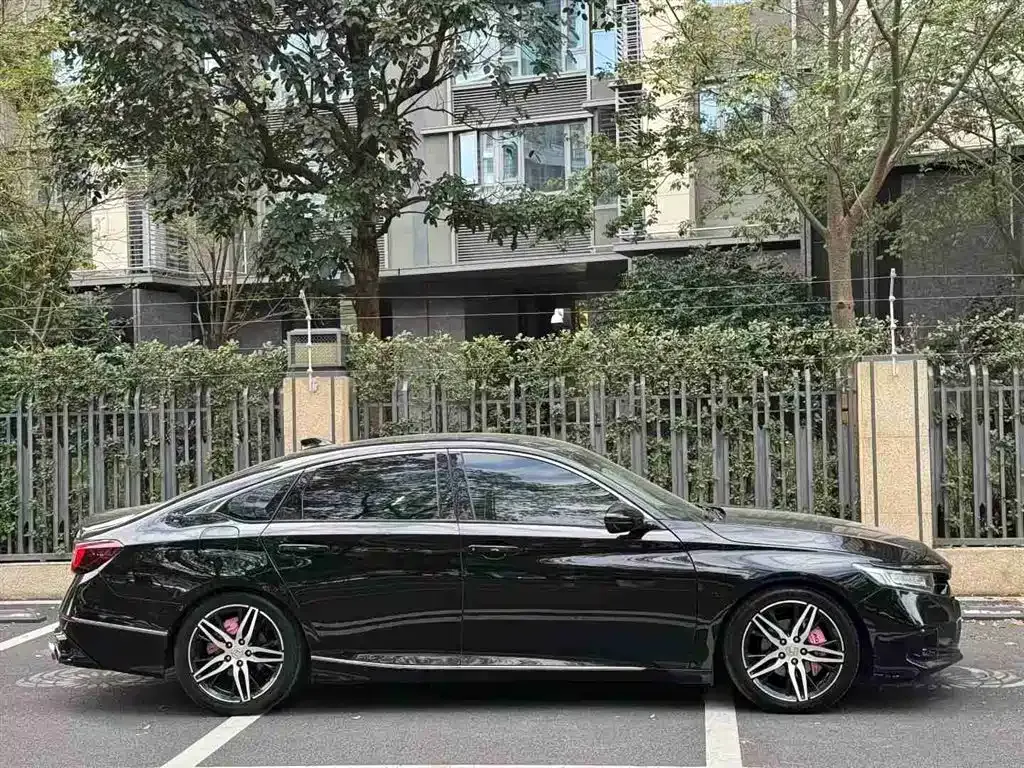 Honda Accord — фото 5