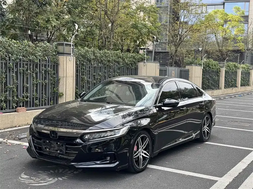 Honda Accord — фото 9