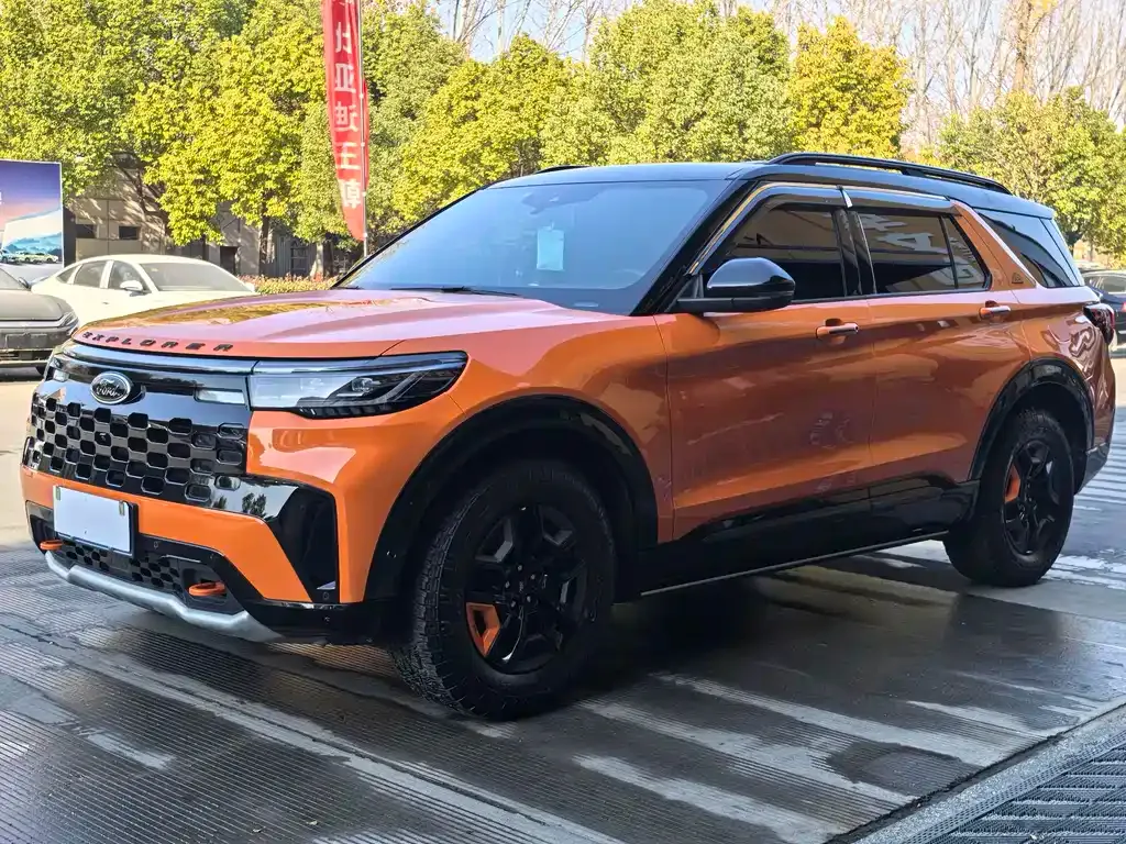 Ford Explorer 2023 из CN, фото 1