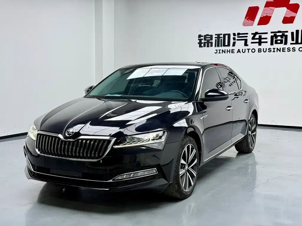 Skoda Superb — фото 1