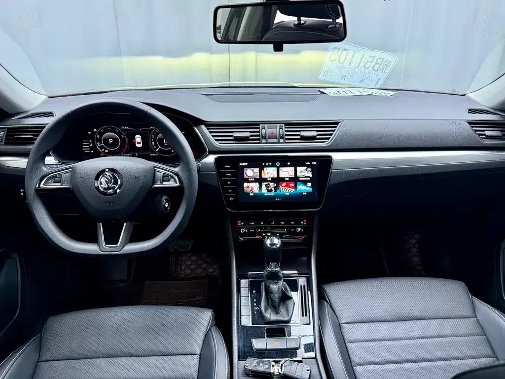 Skoda Superb — фото 9