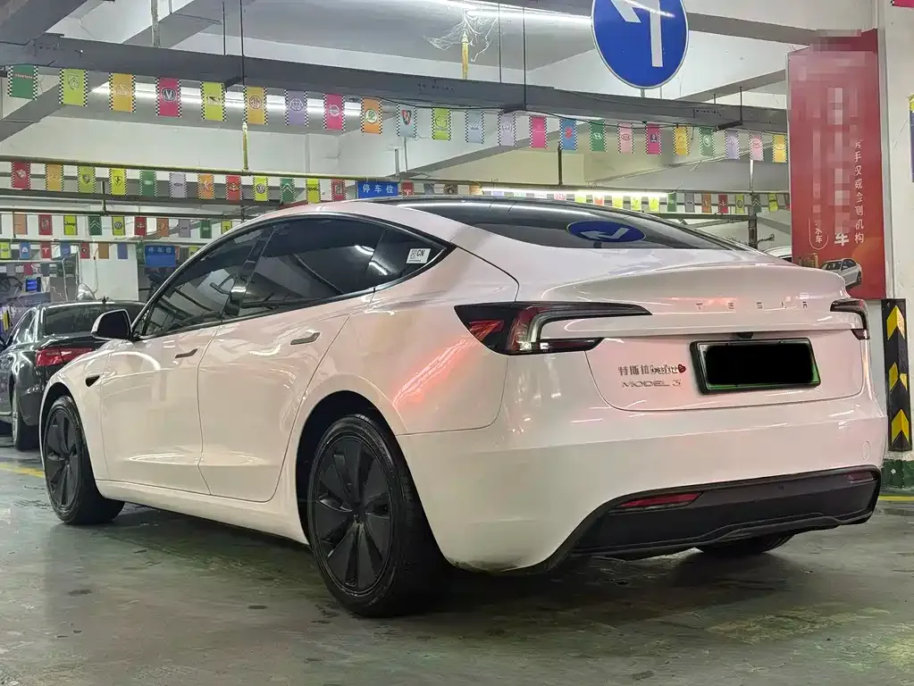 Tesla Model 3 — фото 7