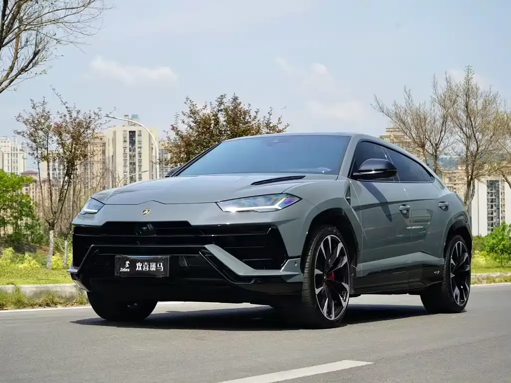 Lamborghini Urus — фото 1