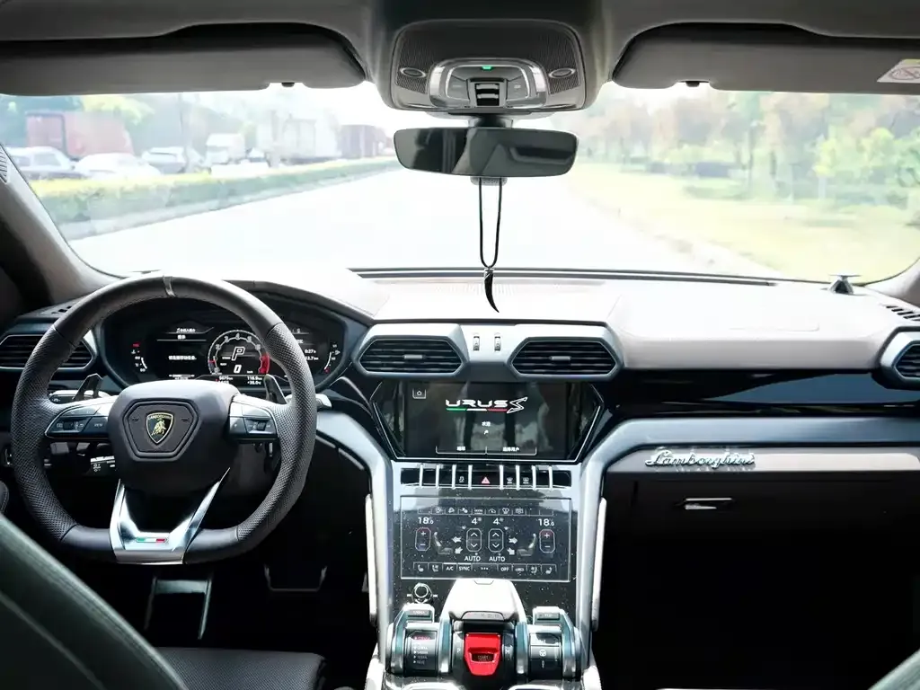 Lamborghini Urus — фото 7