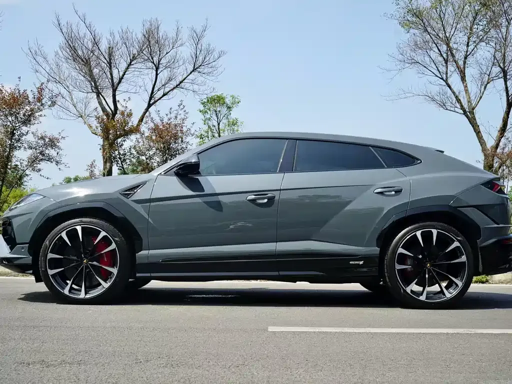 Lamborghini Urus — фото 10