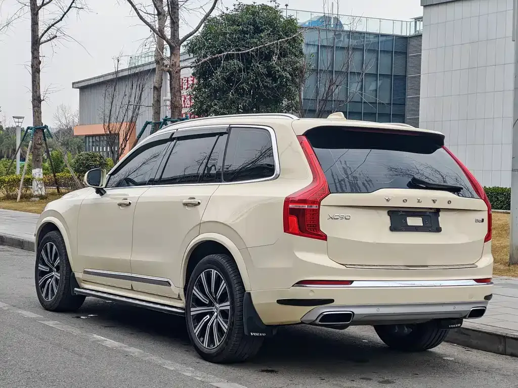 Volvo XC90 — фото 4