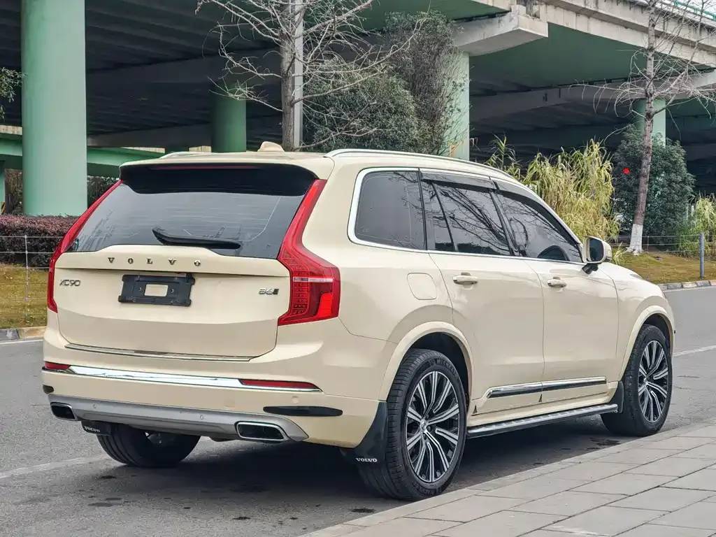 Volvo XC90 — фото 2