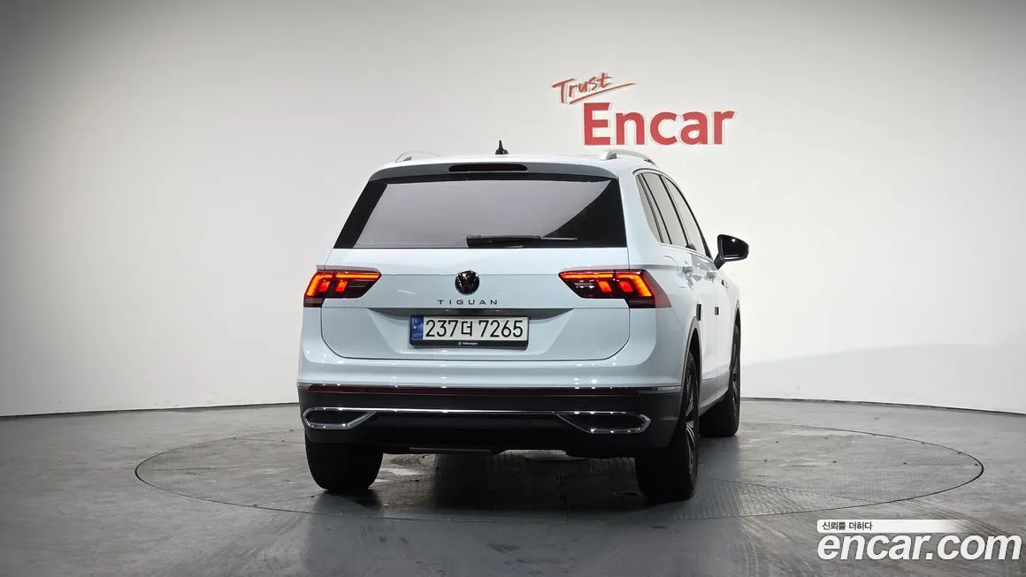 Volkswagen Tiguan — фото 6