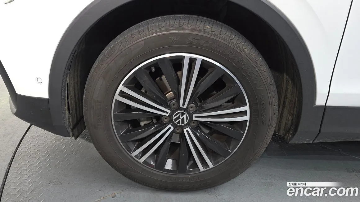 Volkswagen Tiguan — фото 4
