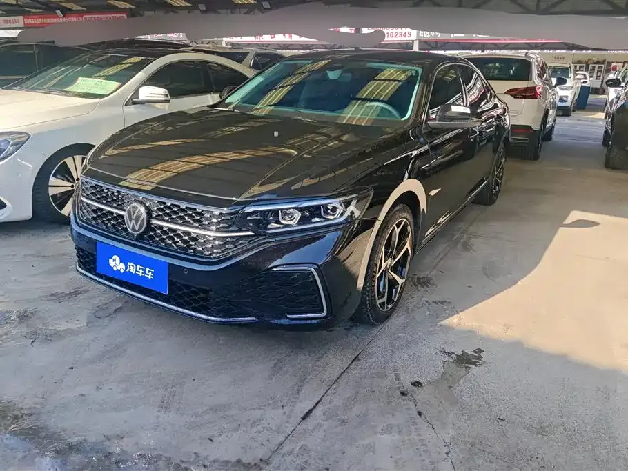 Volkswagen Passat — фото 1