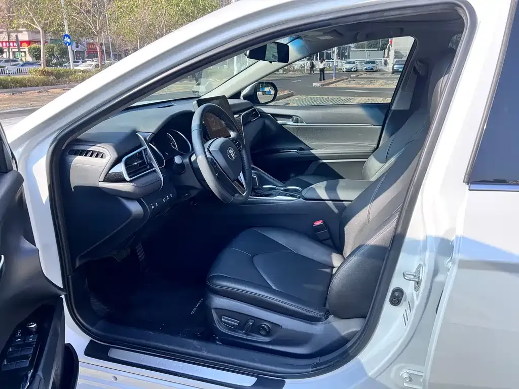 Toyota Camry 2022 из CN, фото 4