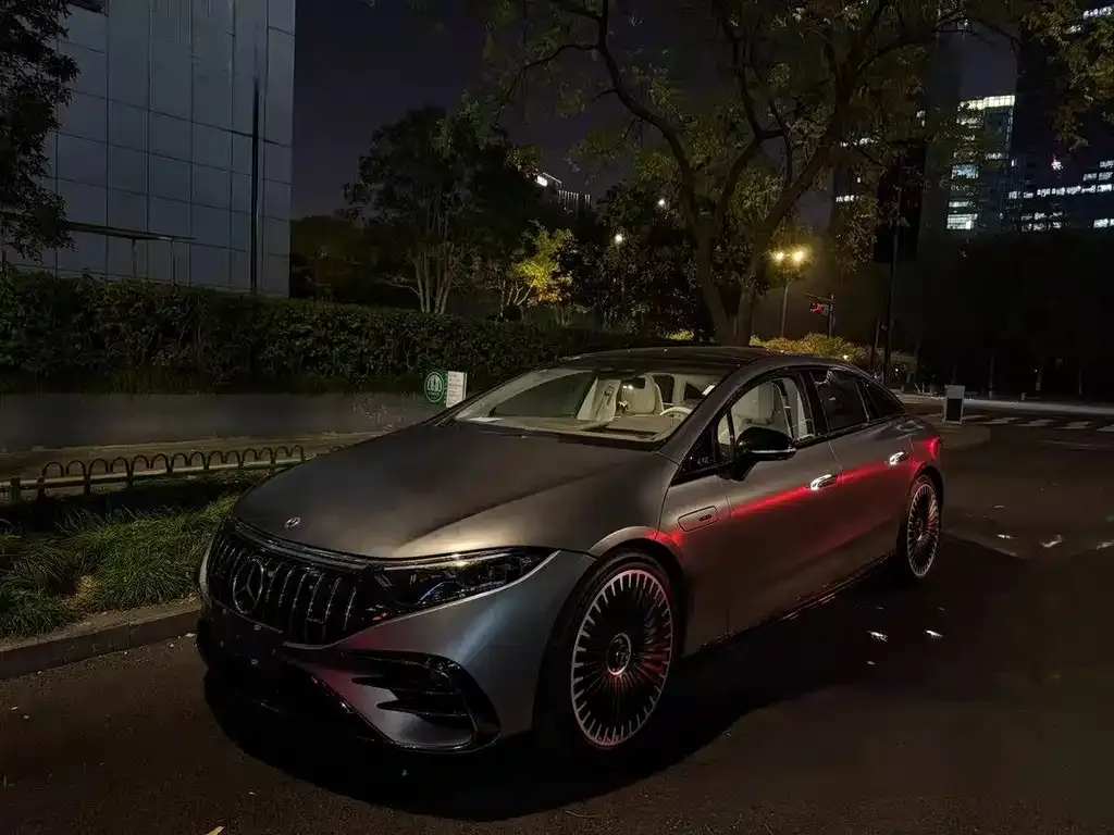 Mercedes-Benz EQS AMG — фото 1