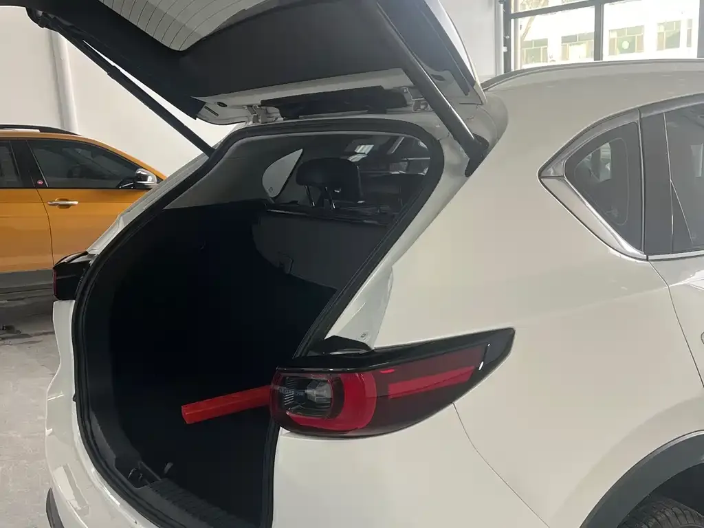 Mazda CX-5 2023 из CN, фото 2