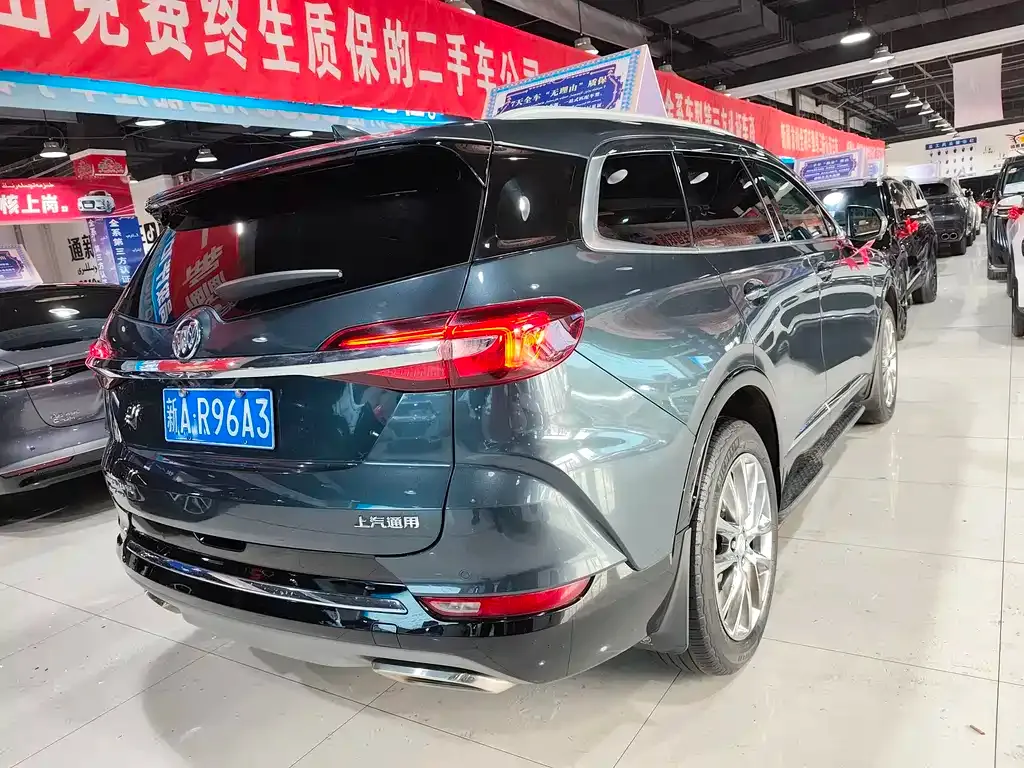 Buick Enclave — фото 10