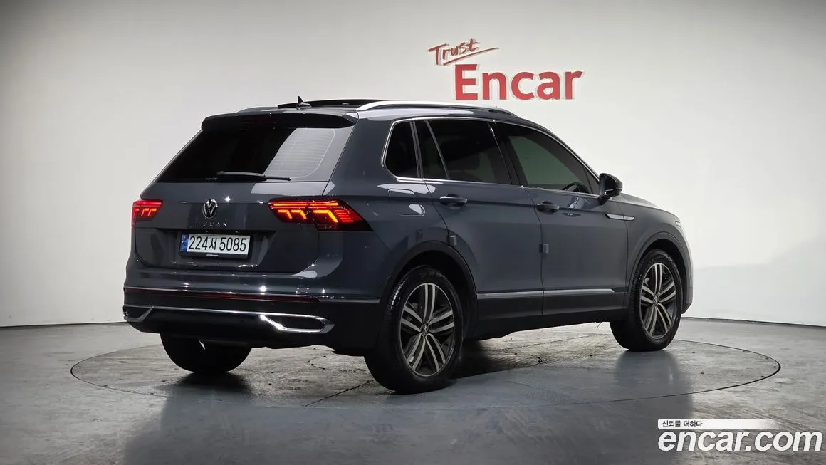 Volkswagen Tiguan — фото 8