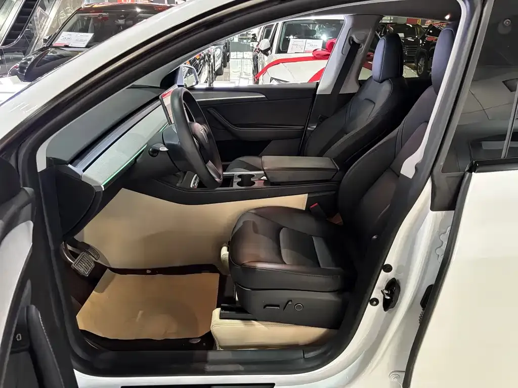 Tesla Model Y 2024 из CN, фото 10