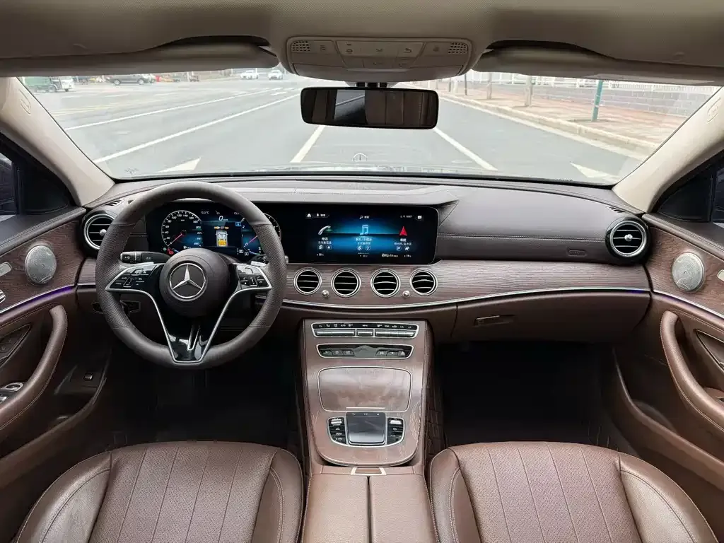 Mercedes-Benz E-Class — фото 5
