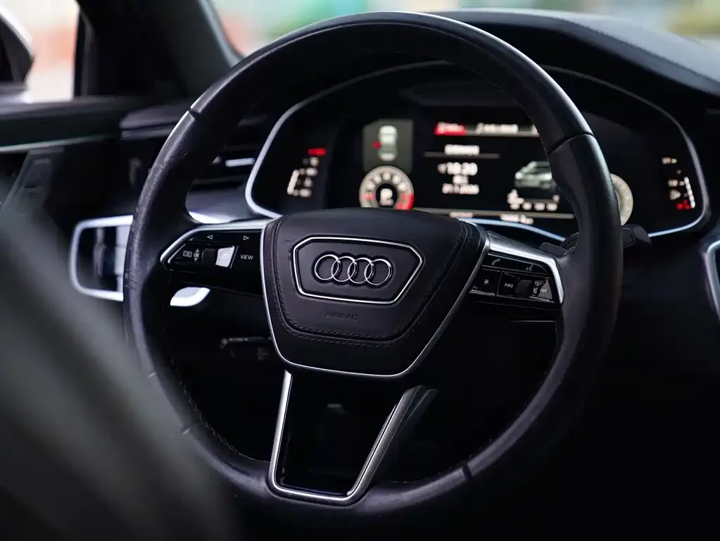 Audi A6L — фото 8