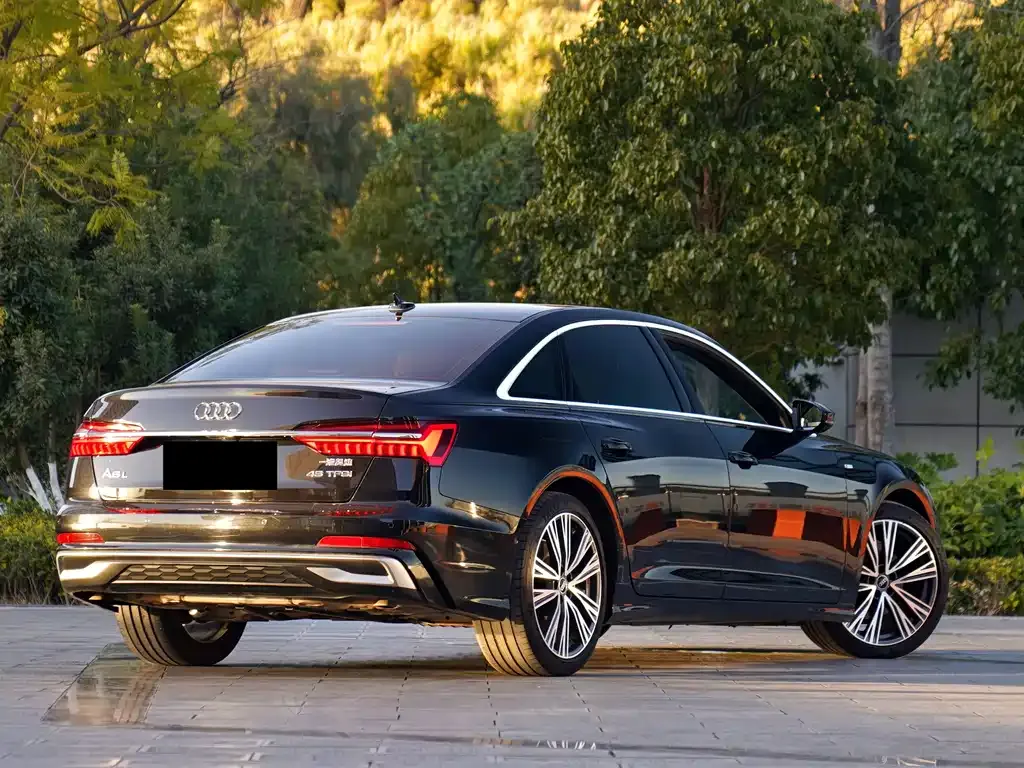 Audi A6L — фото 7