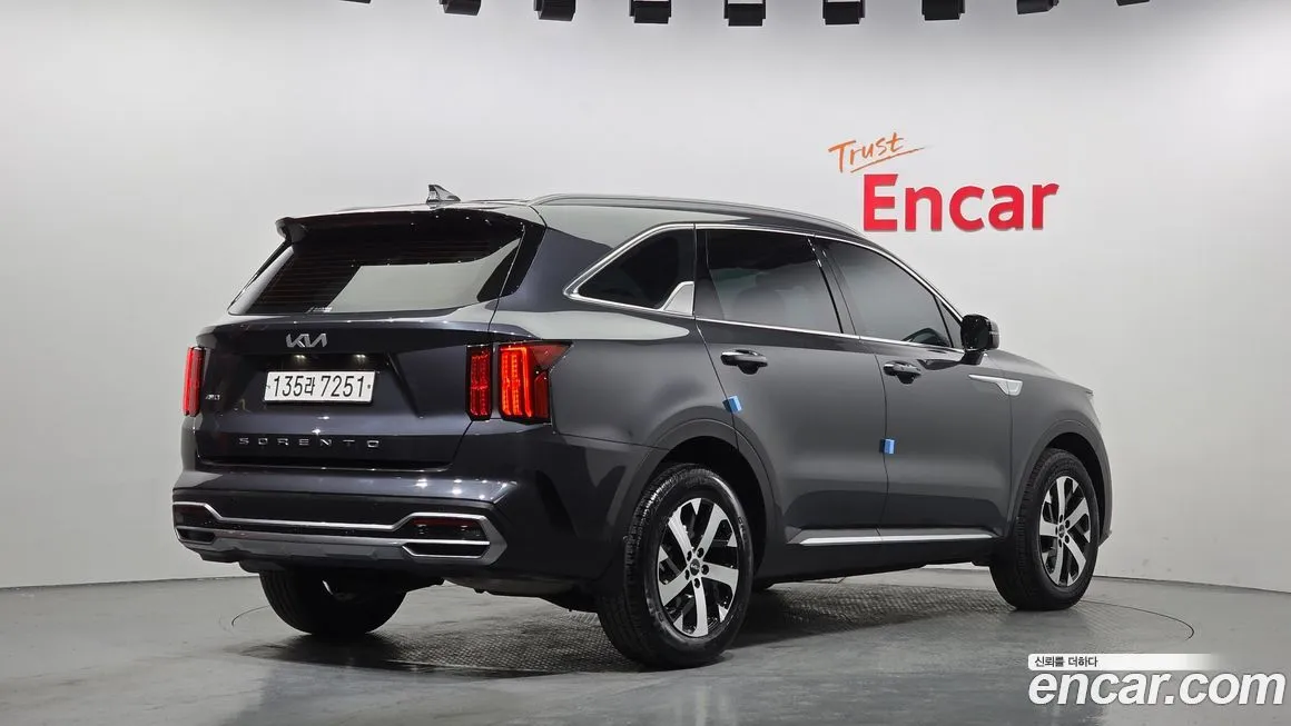 Kia Sorento — фото 7