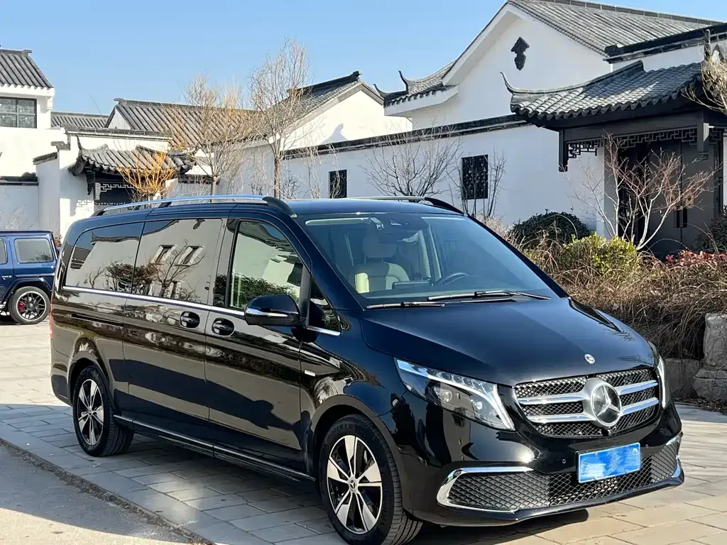 Mercedes-Benz V-Class 2023 из CN, фото 4