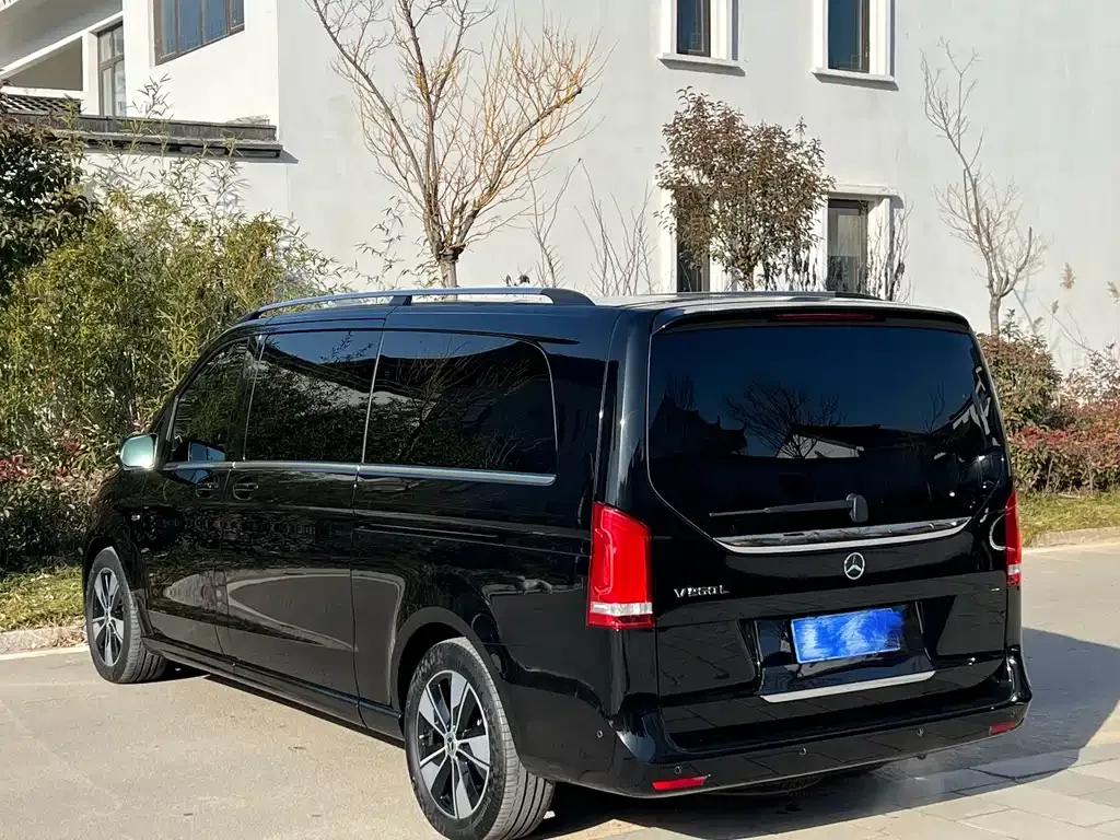 Mercedes-Benz V-Class 2023 из CN, фото 3