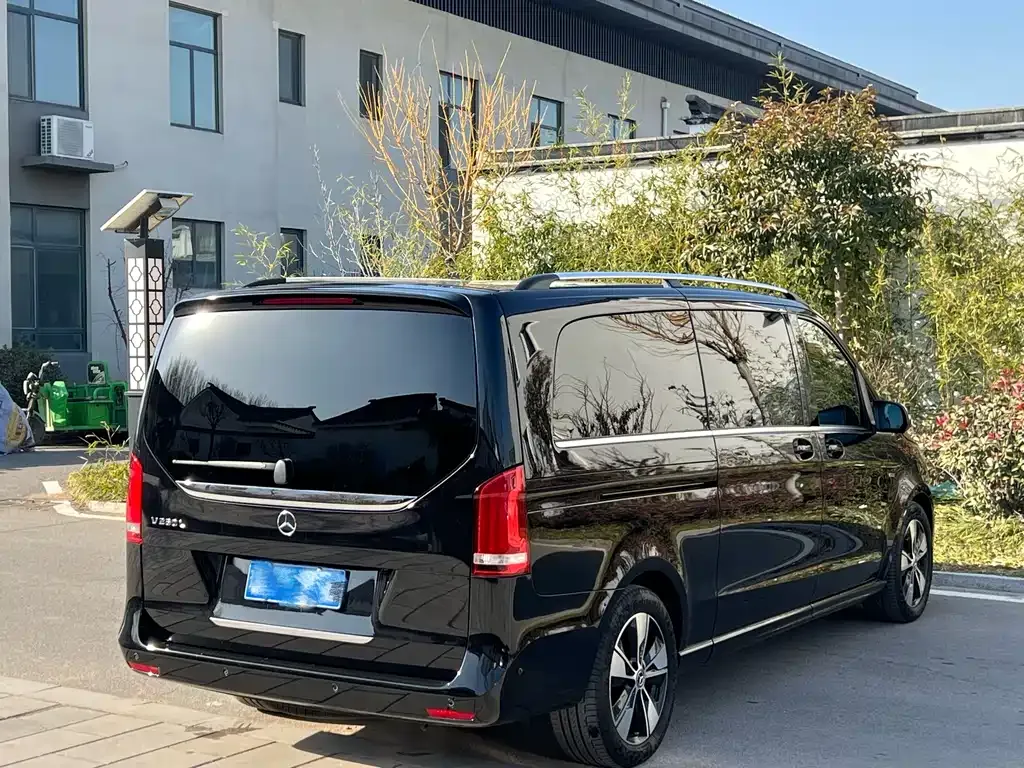 Mercedes-Benz V-Class 2023 из CN, фото 9