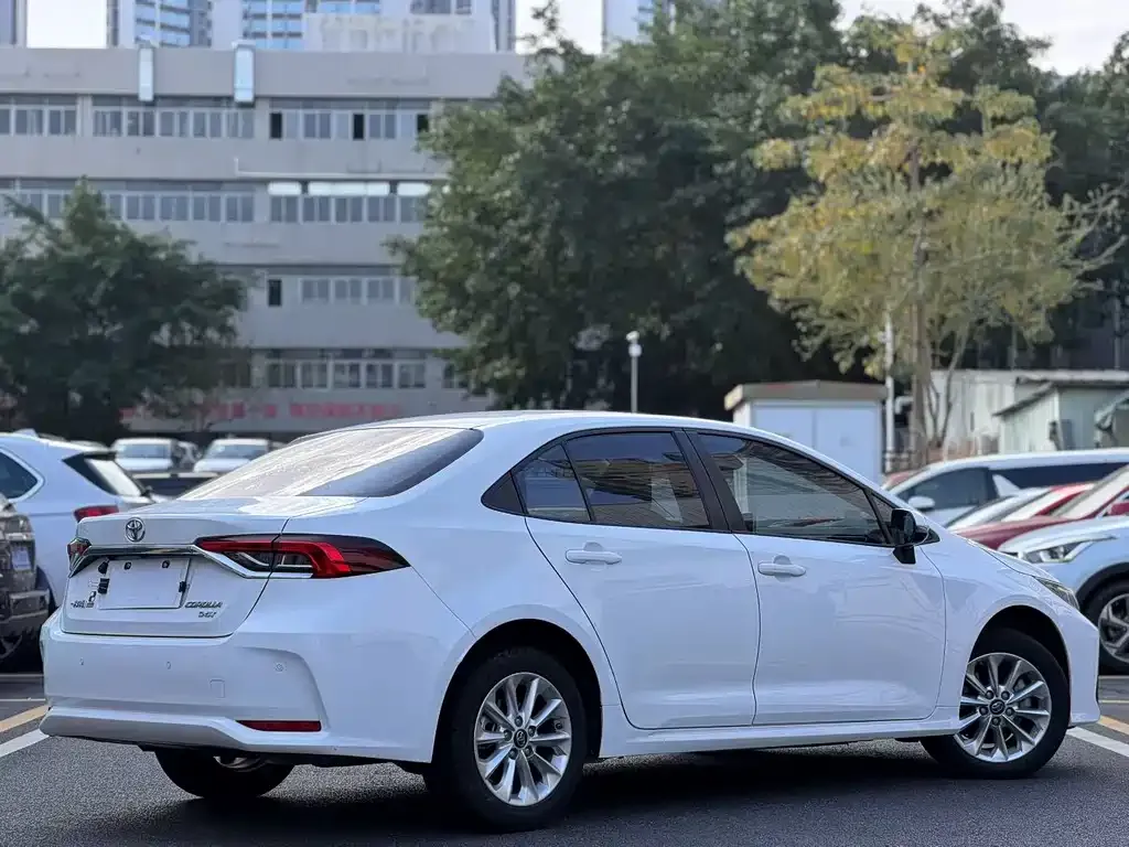 Toyota Corolla 2021 из CN, фото 2