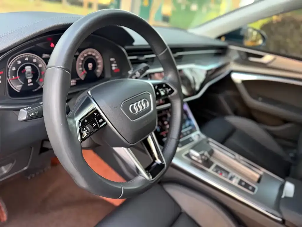 Audi A7 2021 из CN, фото 3
