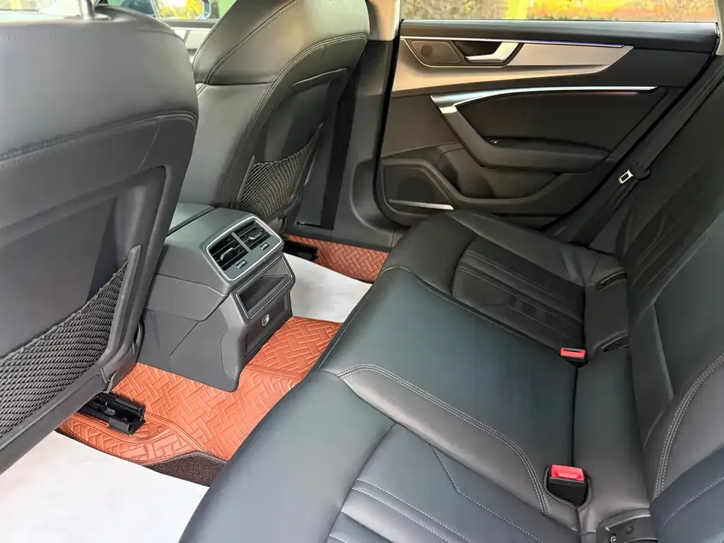 Audi A7 2021 из CN, фото 4