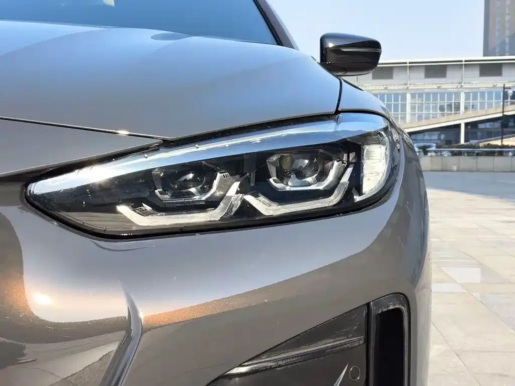BMW i4 — фото 6