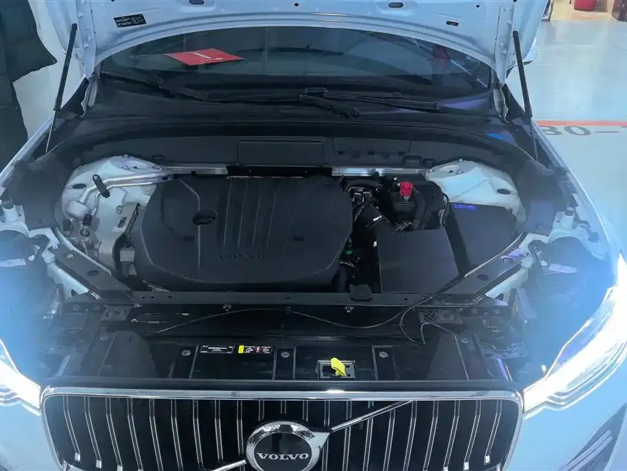 Volvo XC60 2023 из CN, фото 5