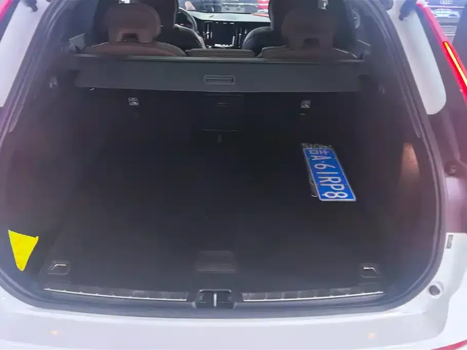 Volvo XC60 2023 из CN, фото 6
