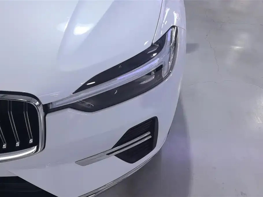 Volvo XC60 2023 из CN, фото 4