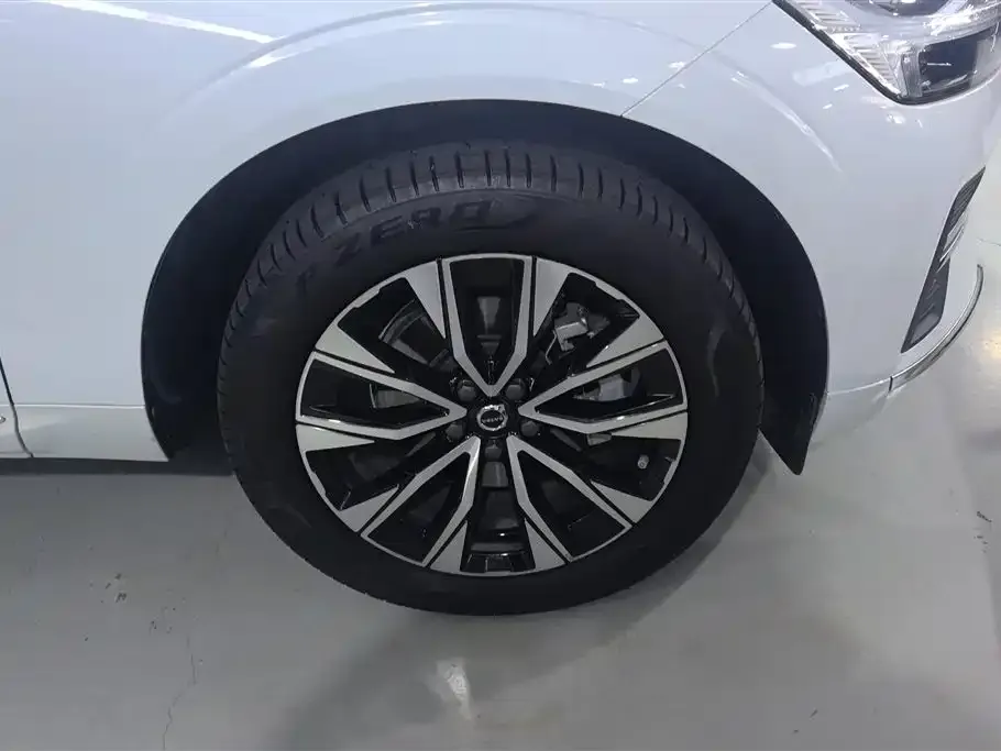 Volvo XC60 2023 из CN, фото 2