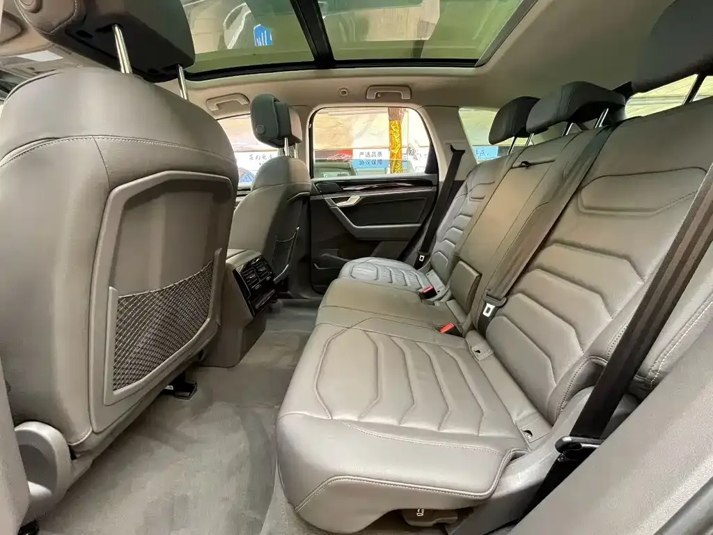 Volkswagen Touareg 2021 из CN, фото 2