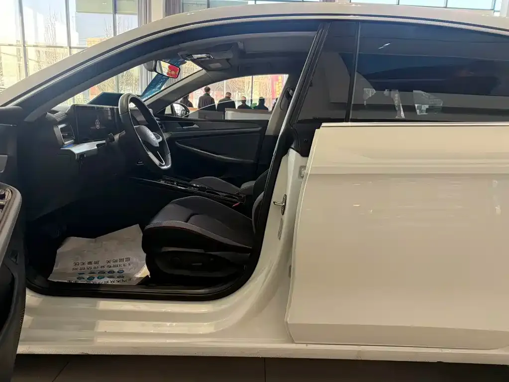 Volkswagen Lamando 2024 из CN, фото 8