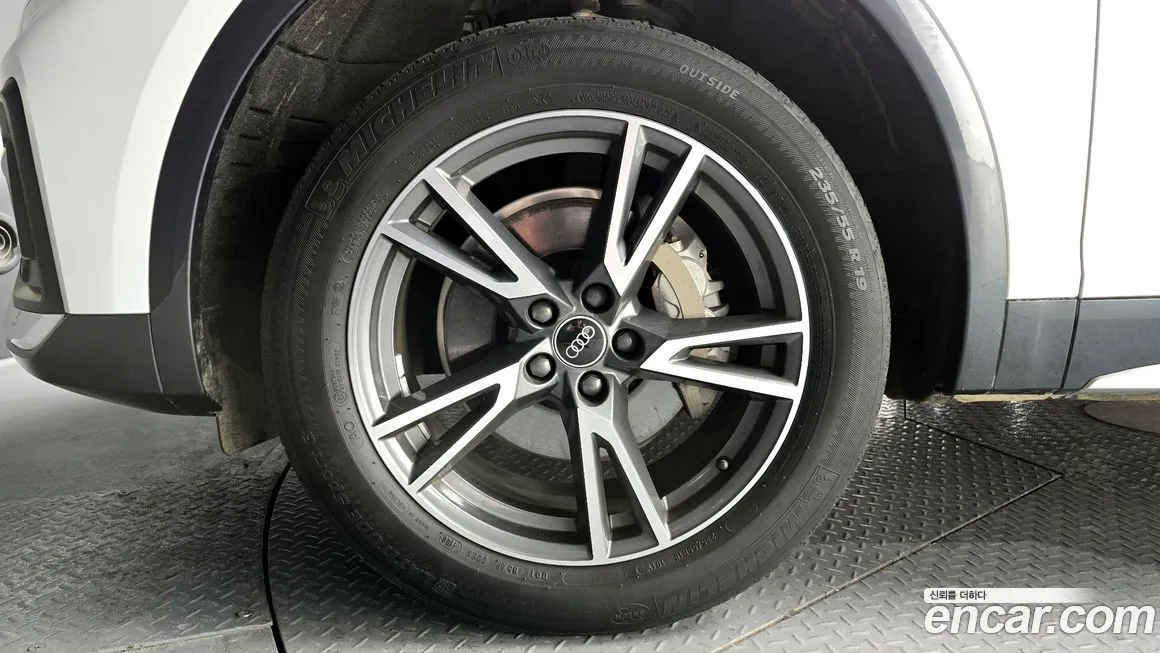 Audi Q5 2021 из KR, фото 6